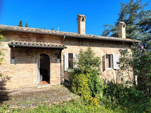 Villa à Urbin, Pesaro et Urbino