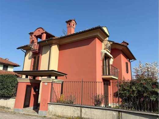 Villa a Fossano, Cuneo