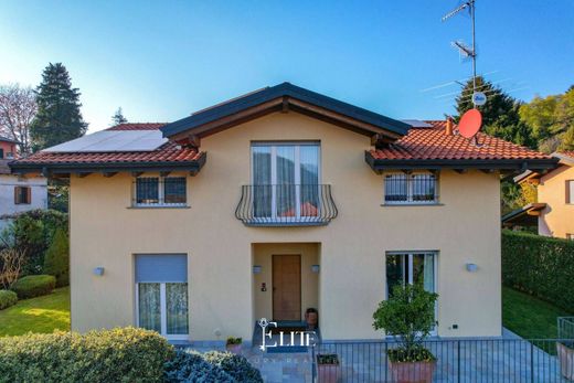 Villa in Laveno-Mombello, Provincia di Varese