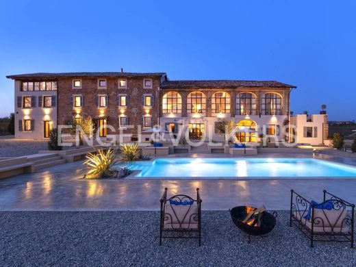 Köy evi Calliano, Asti ilçesinde