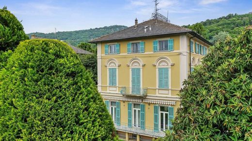 Villa in Lesa, Provincia di Novara