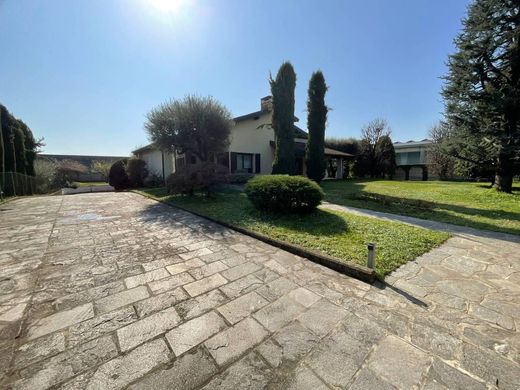 Villa a Lallio, Bergamo
