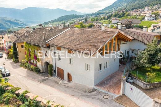 Luxus-Haus in Kaltern an der Weinstrasse, Bozen