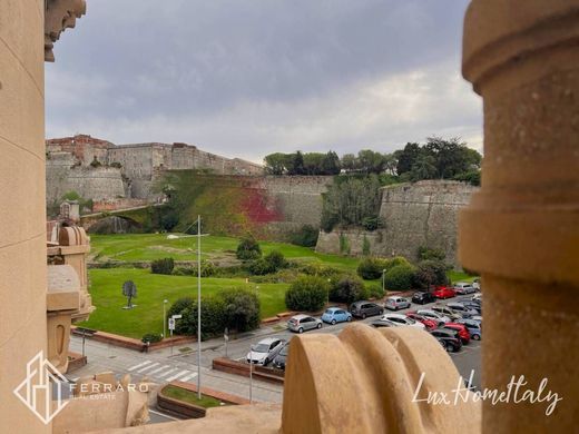 Appartamento a Savona, Liguria