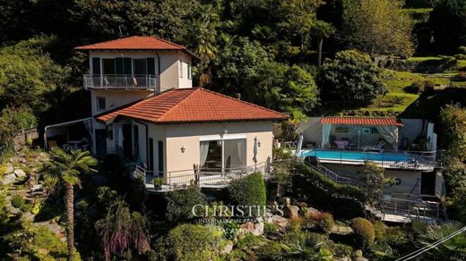 Villa a Tronzano Lago Maggiore, Varese