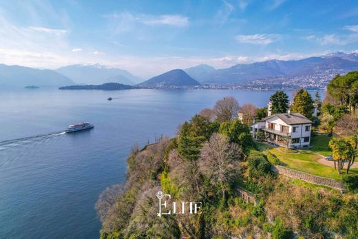 Villa - Laveno-Mombello, Provincia di Varese