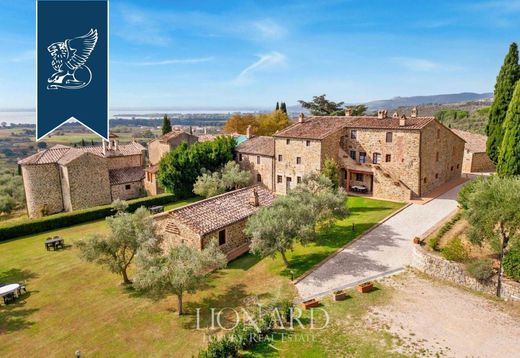 Complesso residenziale a Tuoro sul Trasimeno, Perugia