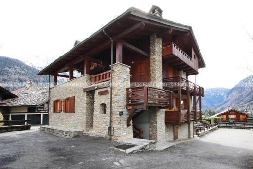 ﺷﻘﺔ ﻓﻲ Courmayeur, Valle d'Aosta