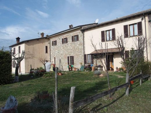 Alta Val Tidone, Provincia di Piacenzaのカントリーハウス