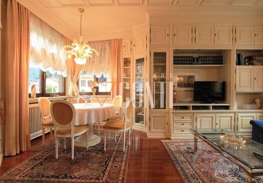 Villa in Porto Ceresio, Provincia di Varese