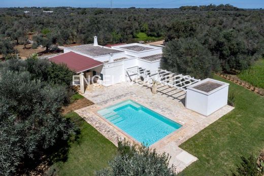 Villa in Carovigno, Provincia di Brindisi