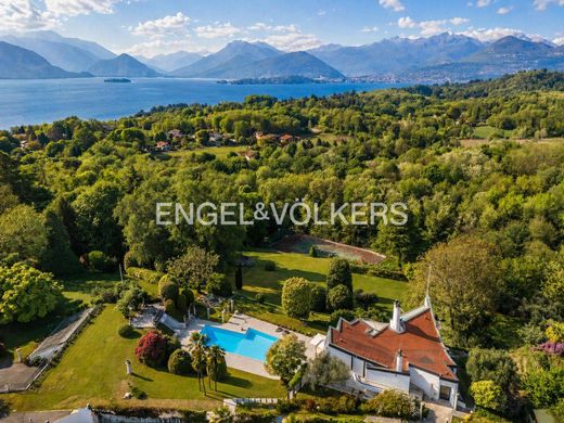 Villa a Leggiuno, Varese
