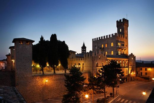 Edificio en Tavoleto, Pesaro y Urbino