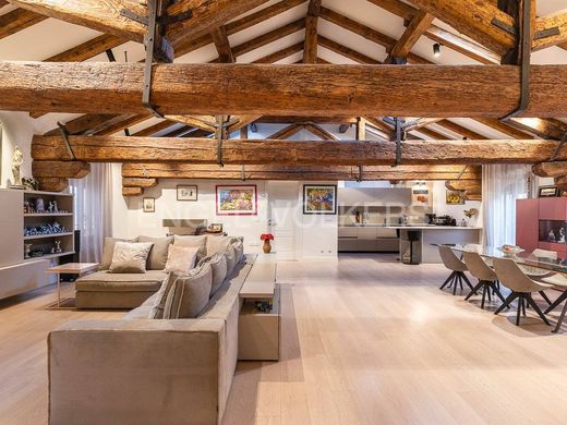 Apartment in Bologna, Emilia-Romagna