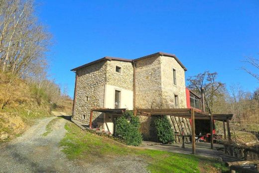 Köy evi Villafranca in Lunigiana, Massa-Carrara ilçesinde