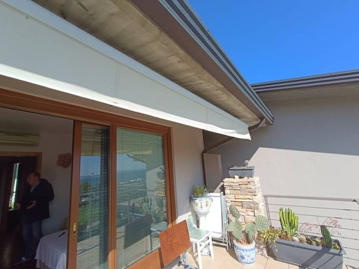 Villa en Moniga del Garda, Provincia di Brescia