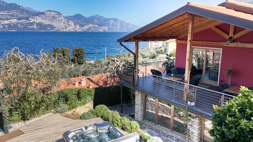 Villa a Brenzone, Verona