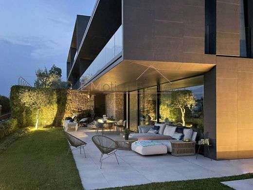 Piso / Apartamento en Torri del Benaco, Provincia di Verona