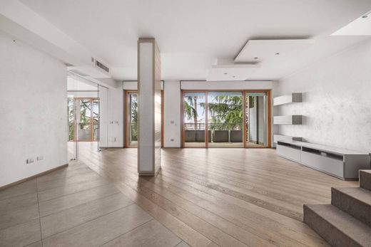 Penthouse in Gallarate, Provincia di Varese
