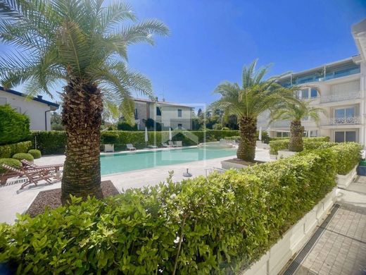 Вилла, Desenzano del Garda, Provincia di Brescia