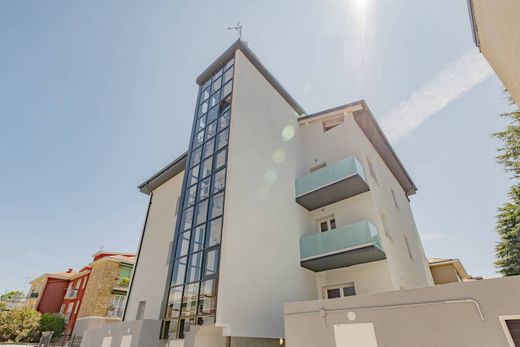 Apartment / Etagenwohnung in Mailand, Lombardei