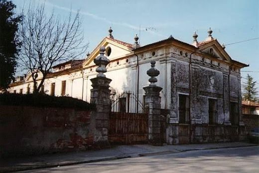 Castello di Godego, Provincia di Trevisoのアパートメント・コンプレックス