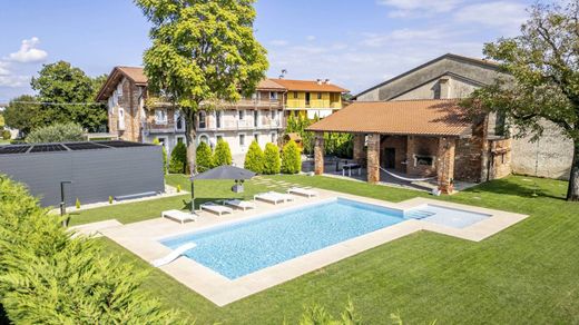 Casa de campo en Oleggio, Provincia di Novara