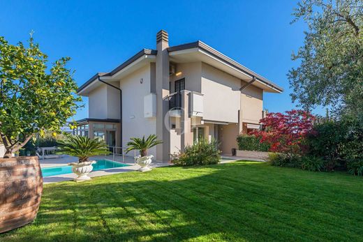 Villa in Desenzano del Garda, Provincia di Brescia