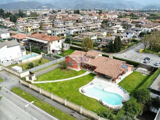 Villa in Paderno Franciacorta, Provincia di Brescia
