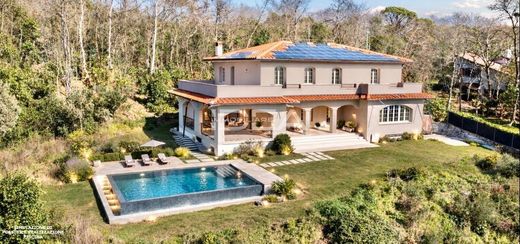 Villa Lucca, Lucca ilçesinde
