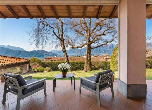 Villa à Luino, Varèse