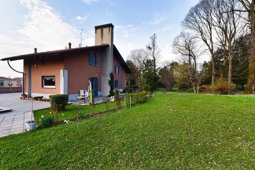 Villa in Carnate, Province of Monza and Brianza