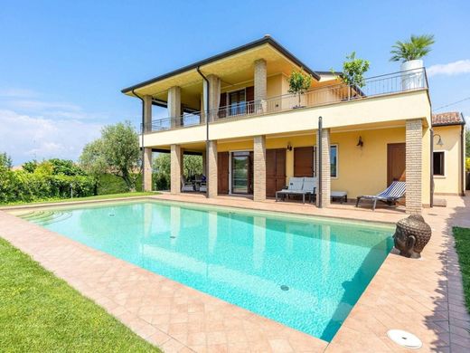 Villa in Bardolino, Provincia di Verona