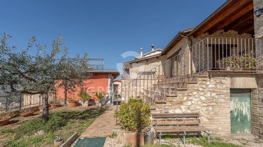 Загородный Дом, Trevi, Provincia di Perugia