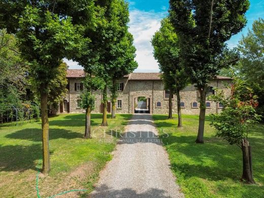 Villa en Gazzola, Provincia di Piacenza
