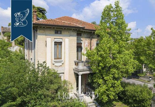 Villa in Castiglione delle Stiviere, Province of Mantua