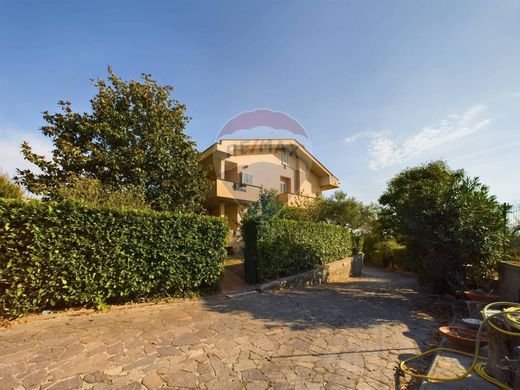 Villa in Campagnano di Roma, Rome