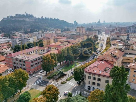 Attico a Brescia, Lombardia