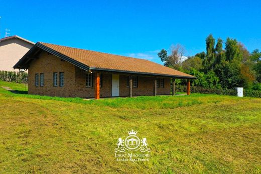 Βίλα σε Agrate Conturbia, Provincia di Novara