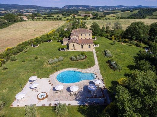 Country House in Asciano, Province of Siena