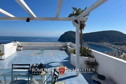 Villa - Lipari, Messina