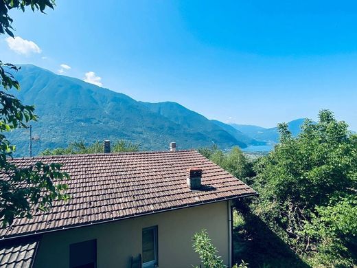 Villa in Carlazzo, Provincia di Como