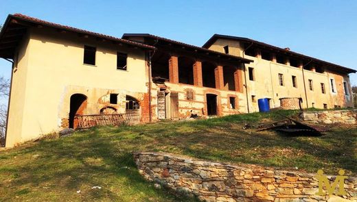 Country House in Saluzzo, Provincia di Cuneo