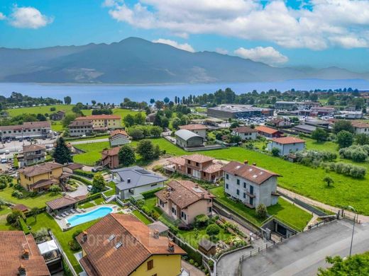 Villa in Gravedona, Provincia di Como
