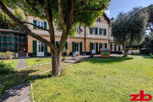 Villa a Genova, Liguria