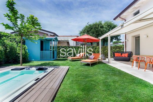 Villa à Pietrasanta, Lucques