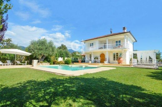 Villa in Pietrasanta, Provincia di Lucca
