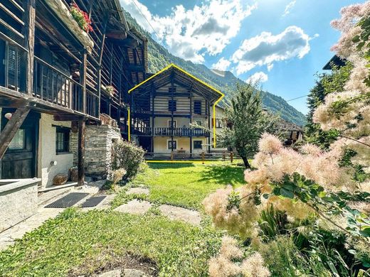 Apartment / Etagenwohnung in Alagna Valsesia, Provincia di Vercelli