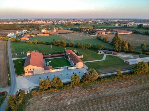 Landsitz in Isorella, Provincia di Brescia