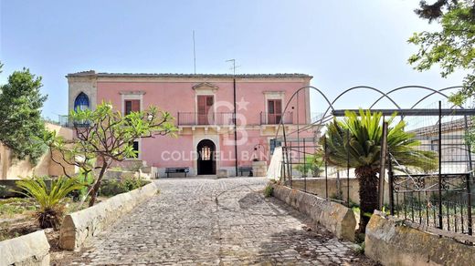 Villa Scicli, Ragusa ilçesinde